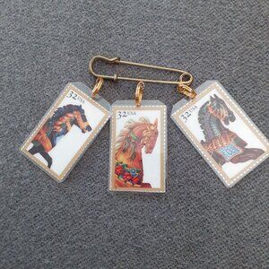 Vintage EUC Carousel horse stamp brooch/pin